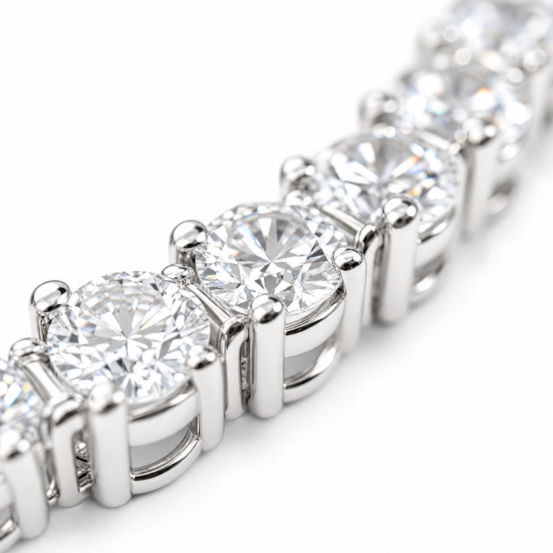 VVS clarity — crystal clear, zero cloud.